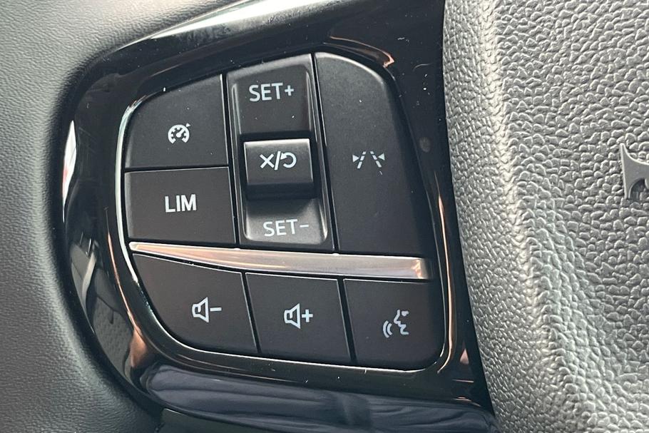 Used Ford TRANSIT CUSTOM 24