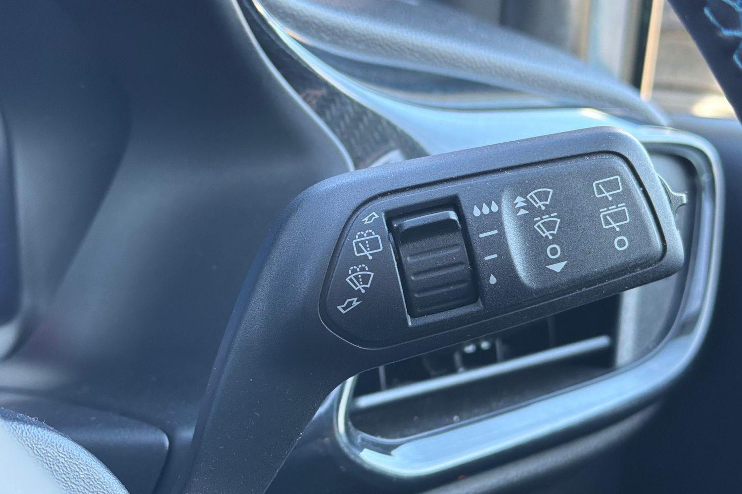 Ford FIESTA Photo 14