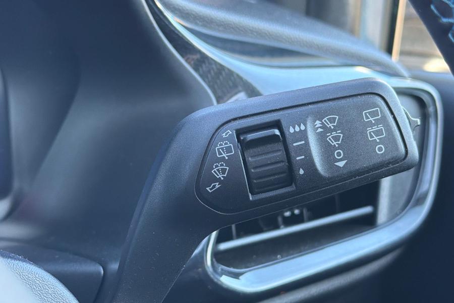 Ford FIESTA Photo autoimg-5db7fecf77a6da096eeec258d1709b4447cb5e02.jpg