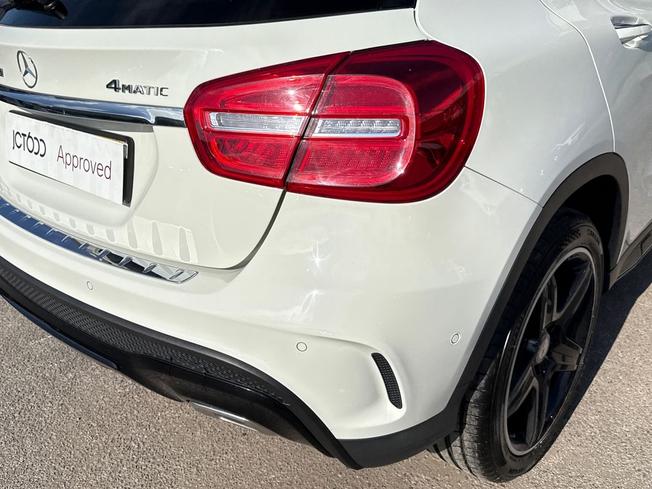 MERCEDES-BENZ Gla Photo 18