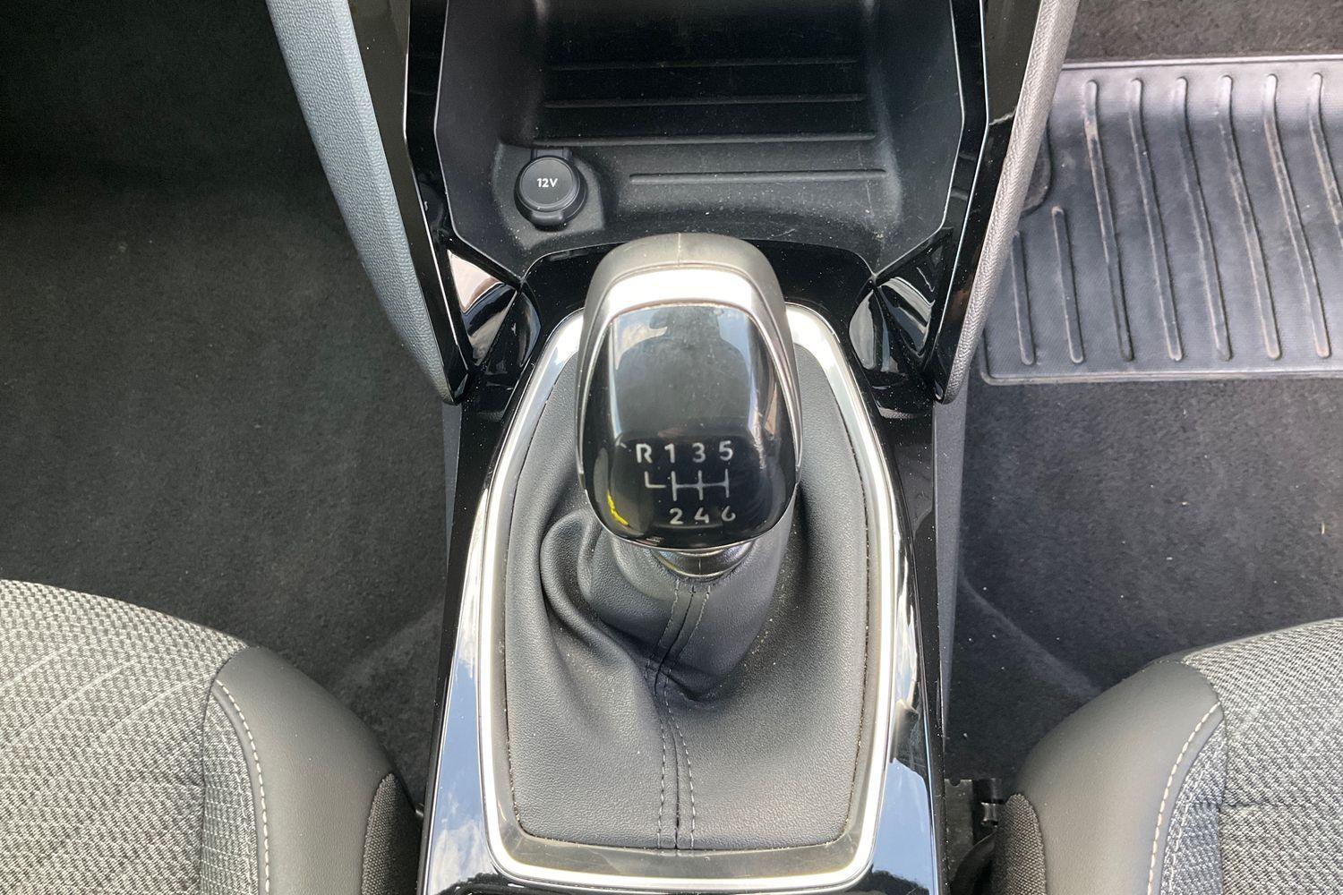 Peugeot 208 Photo 28