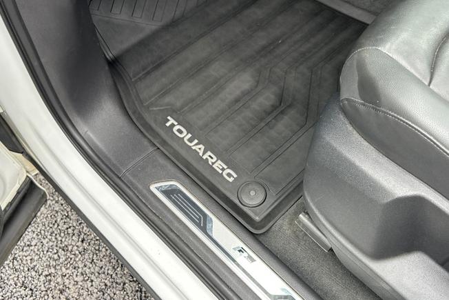 VOLKSWAGEN Touareg Photo 60