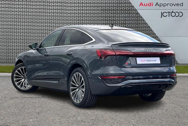 AUDI Q8 E-Tron Photo 3
