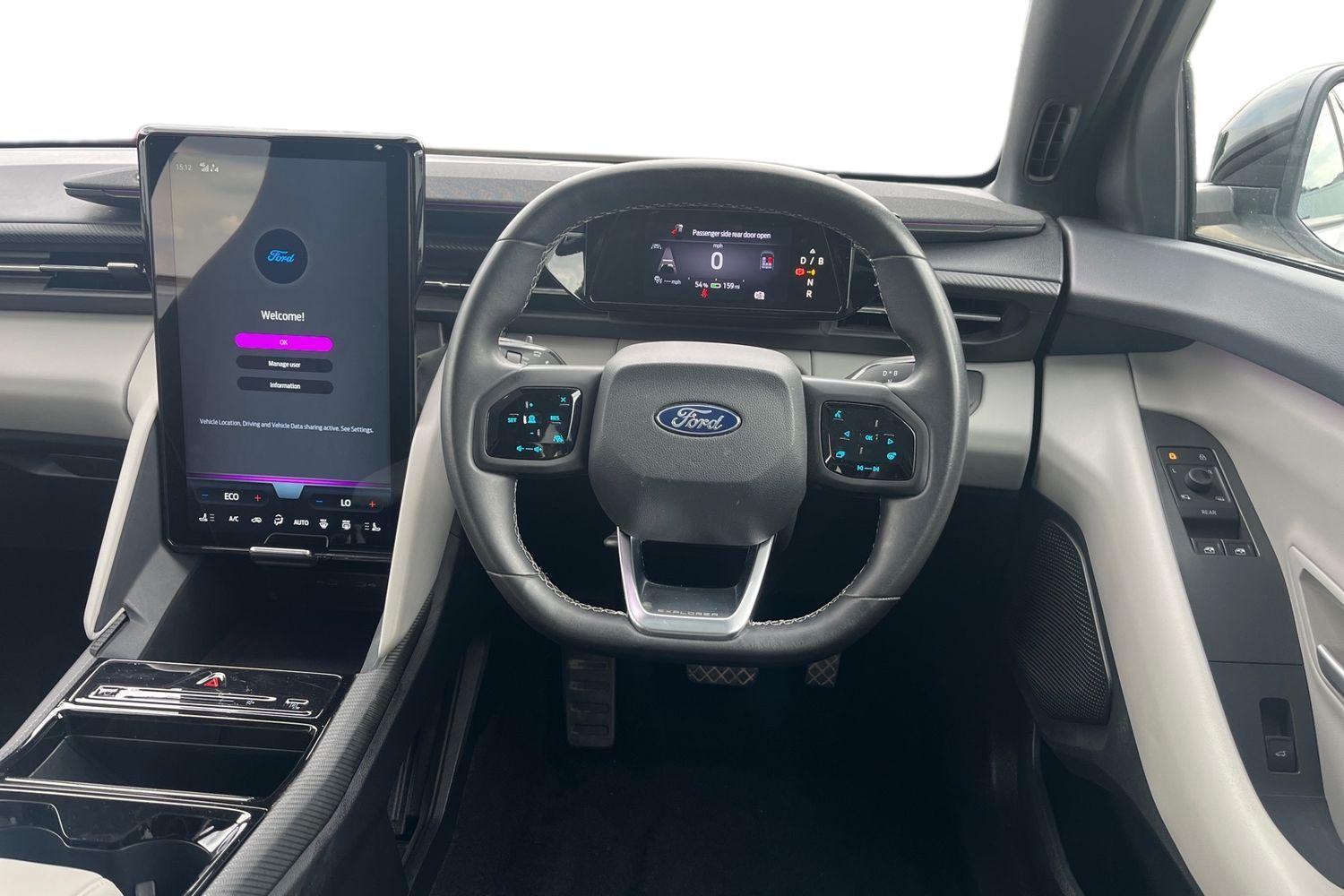 Ford Explorer Photo 10