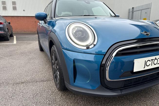 MINI Hatchback Photo 19