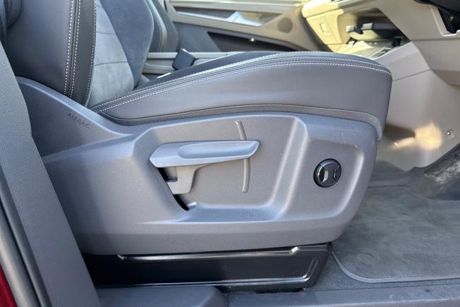 VOLKSWAGEN Multivan Photo 40