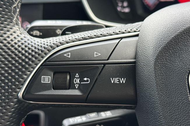 Audi Q3 Photo 17
