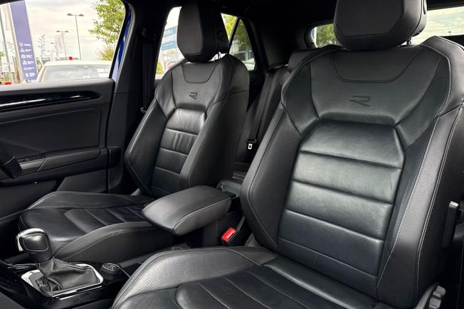 VOLKSWAGEN T-Roc Photo 22