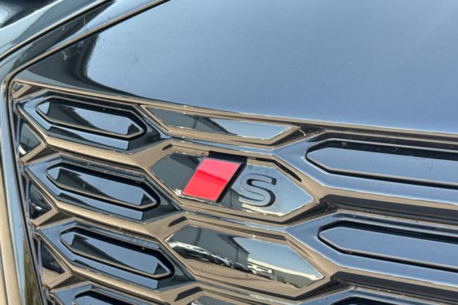 AUDI Sq6 E-Tron Photo 21