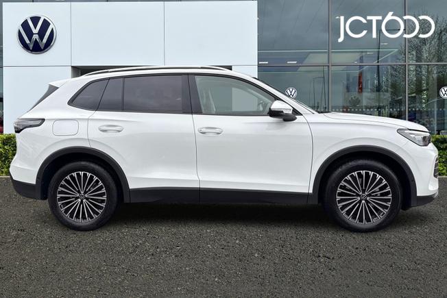 VOLKSWAGEN Tiguan Photo 4