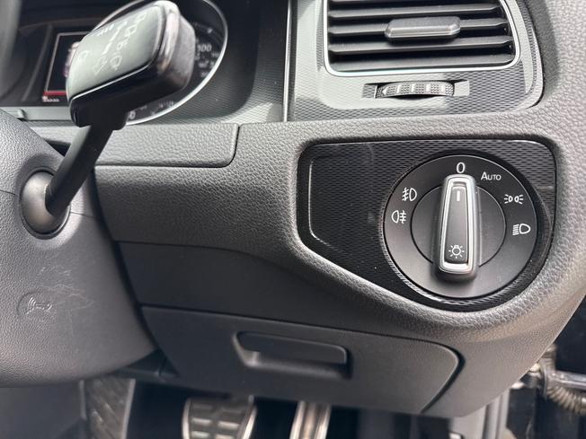 VOLKSWAGEN Golf Photo 27
