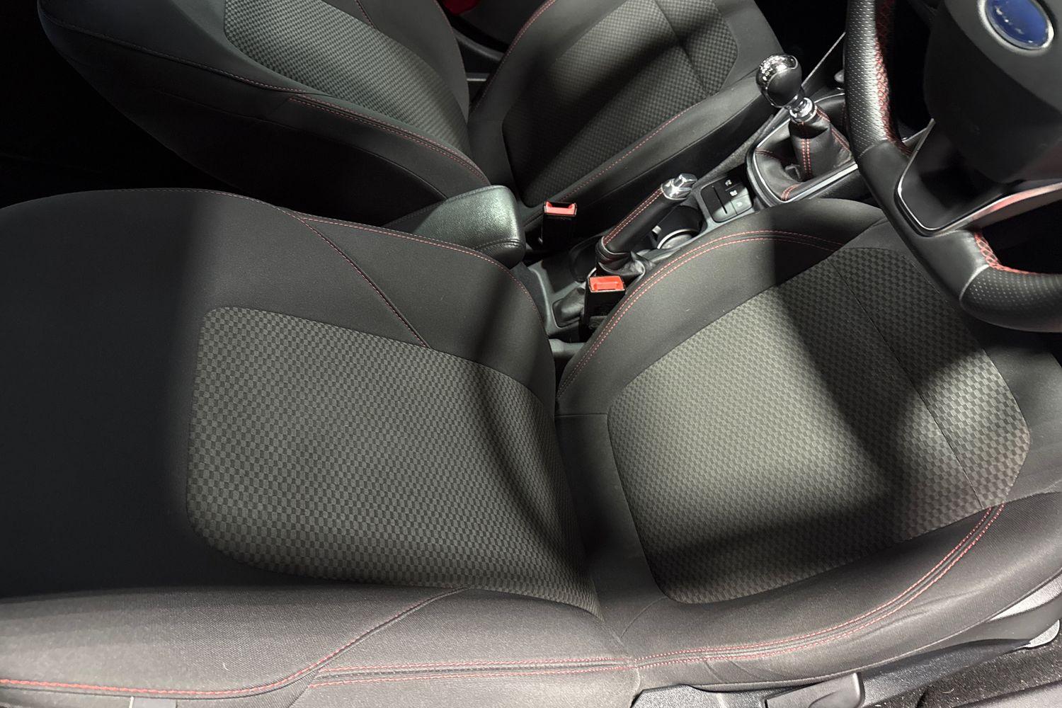 Ford FIESTA Photo 28