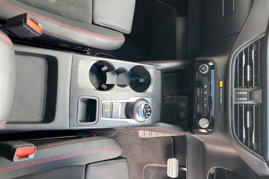 Ford Kuga Photo autoimg-5de1f3dc07288dd595a8cbe66342e05160d975a7.jpg