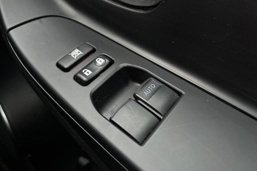 Toyota Yaris Photo autoimg-5de4c148ef2905202d4b025f28c1fa46d180bef8.jpg