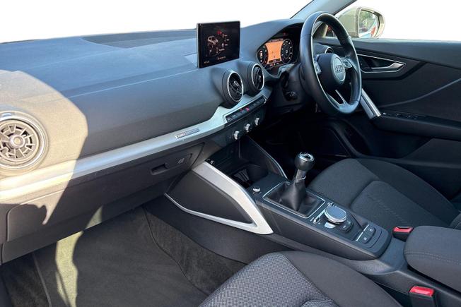 Audi Q2 Photo 2