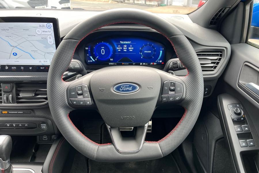 Ford FOCUS Photo autoimg-5de8fd02e27fac1ecfc079b2919d75a530df4289.jpg