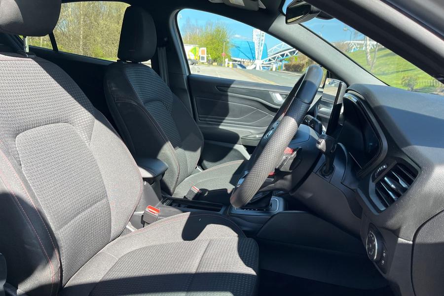 Ford FOCUS Photo autoimg-5df19246fe241f18e4eec8fddf5b2ae4adae9fd5.jpg