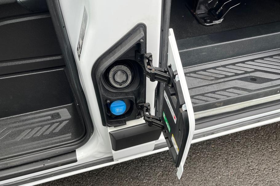Used Ford TRANSIT CUSTOM YR73DKF 33