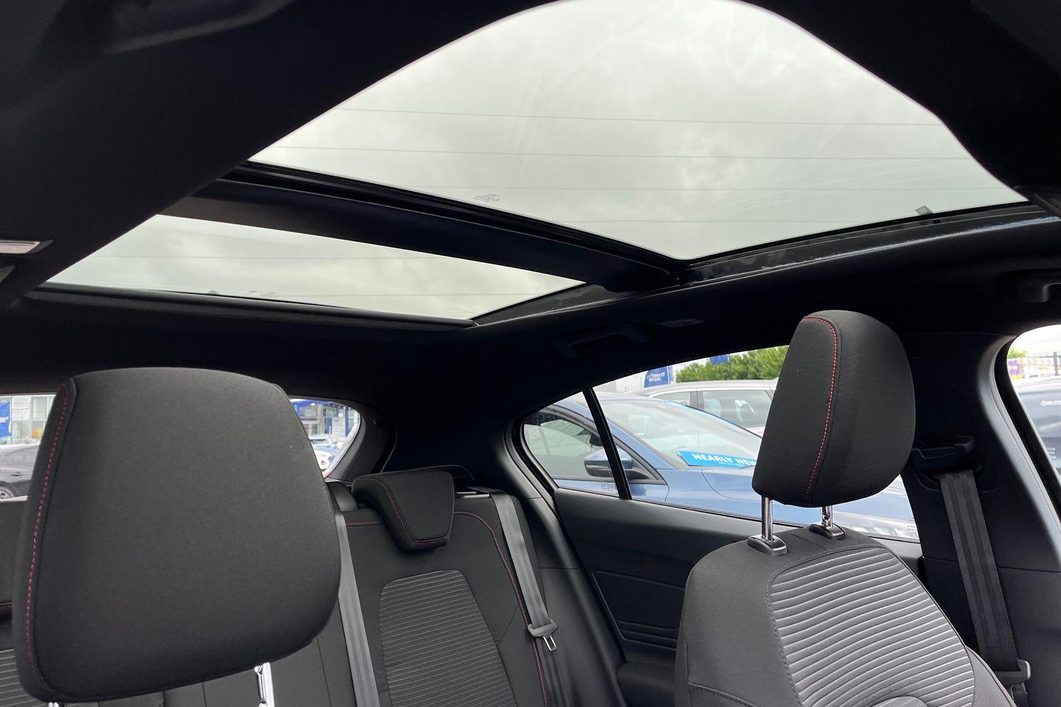 Ford FOCUS Photo 27