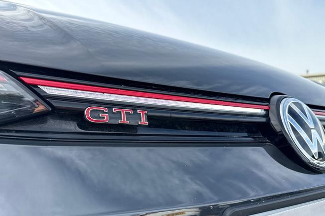 VOLKSWAGEN Golf Photo 51