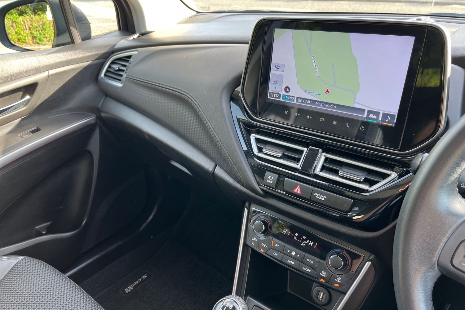 Suzuki S-Cross Photo 22