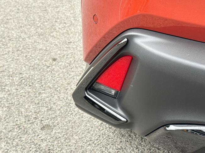 LEXUS Ux Photo 35