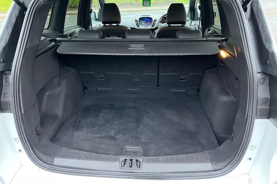 Ford KUGA Photo autoimg-5e08537afb53729b39bb118c6c8d6ee04ce43ff9.jpg