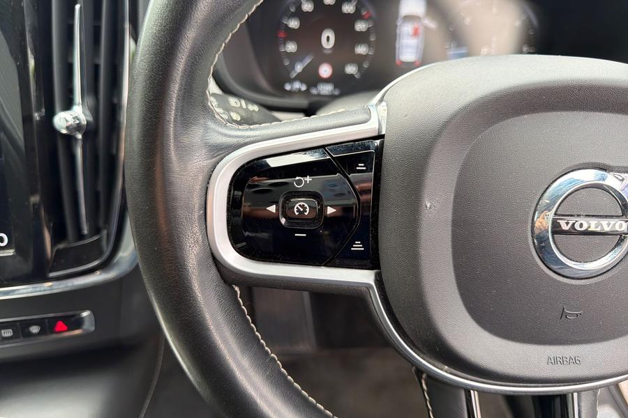 Volvo V90 Photo autoimg-5e0a49e1394e5aaf8c229ab31401e33c0bd69ab6.jpg