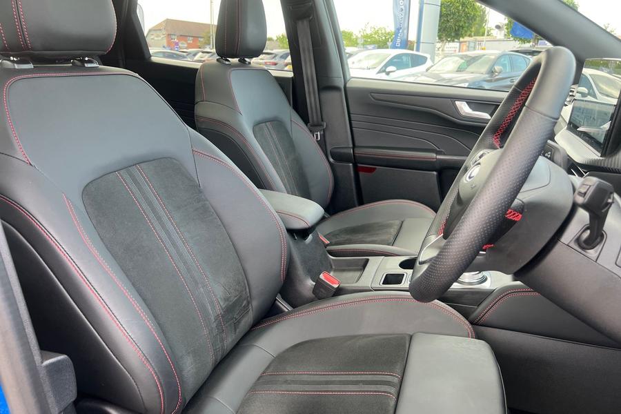 Ford Kuga Photo autoimg-5e0ce0a4a7c08612596528beb8d0e147d0795b21.jpg