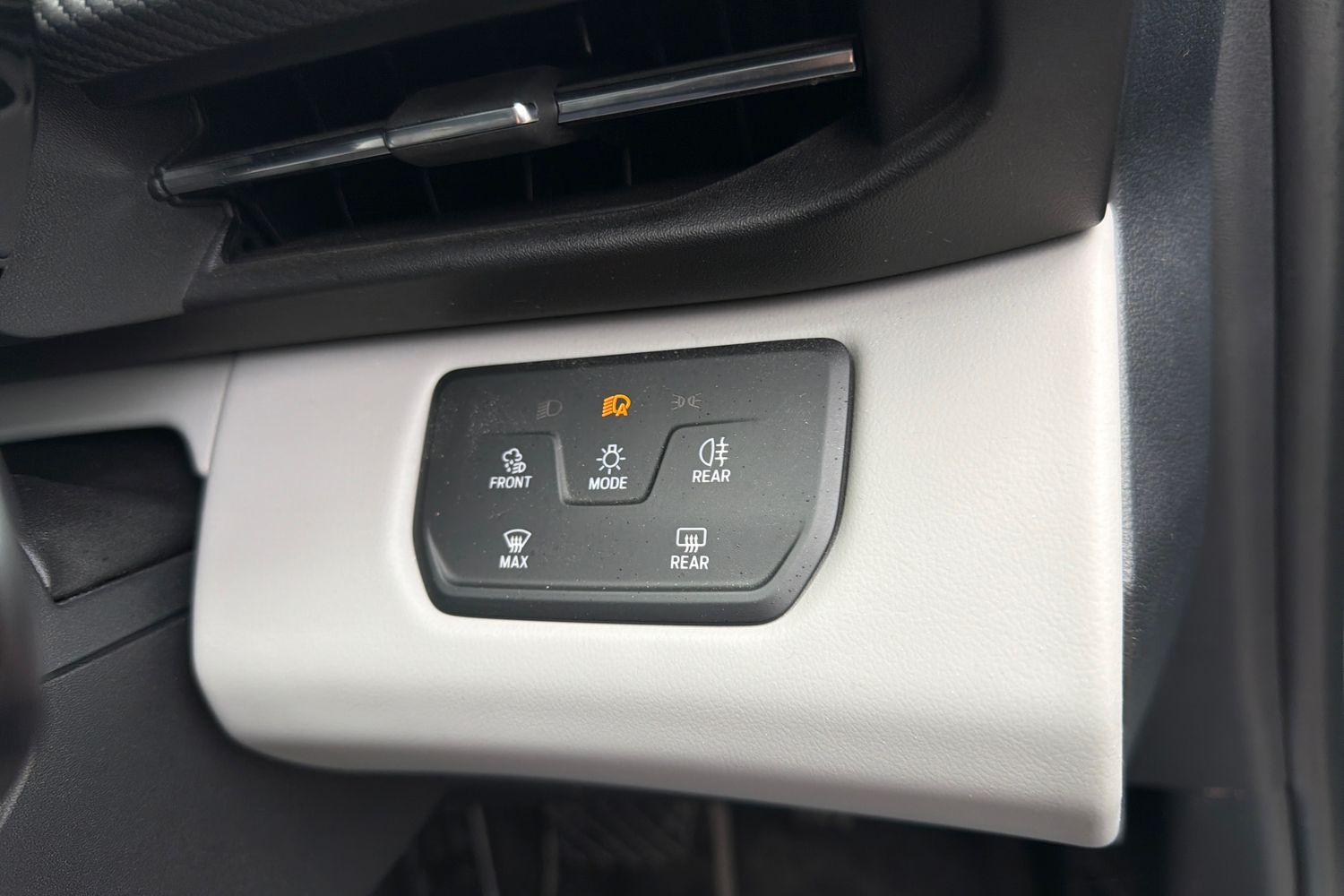 Ford EXPLORER Photo 28