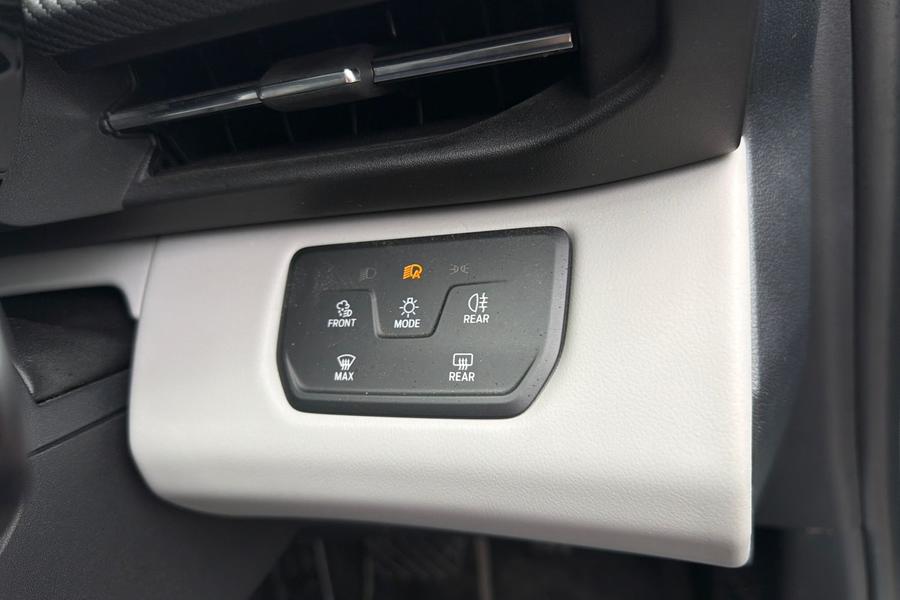 Ford EXPLORER Photo autoimg-5e0d9bbd04bf271570052a18f7a95f365e5d7c08.jpg