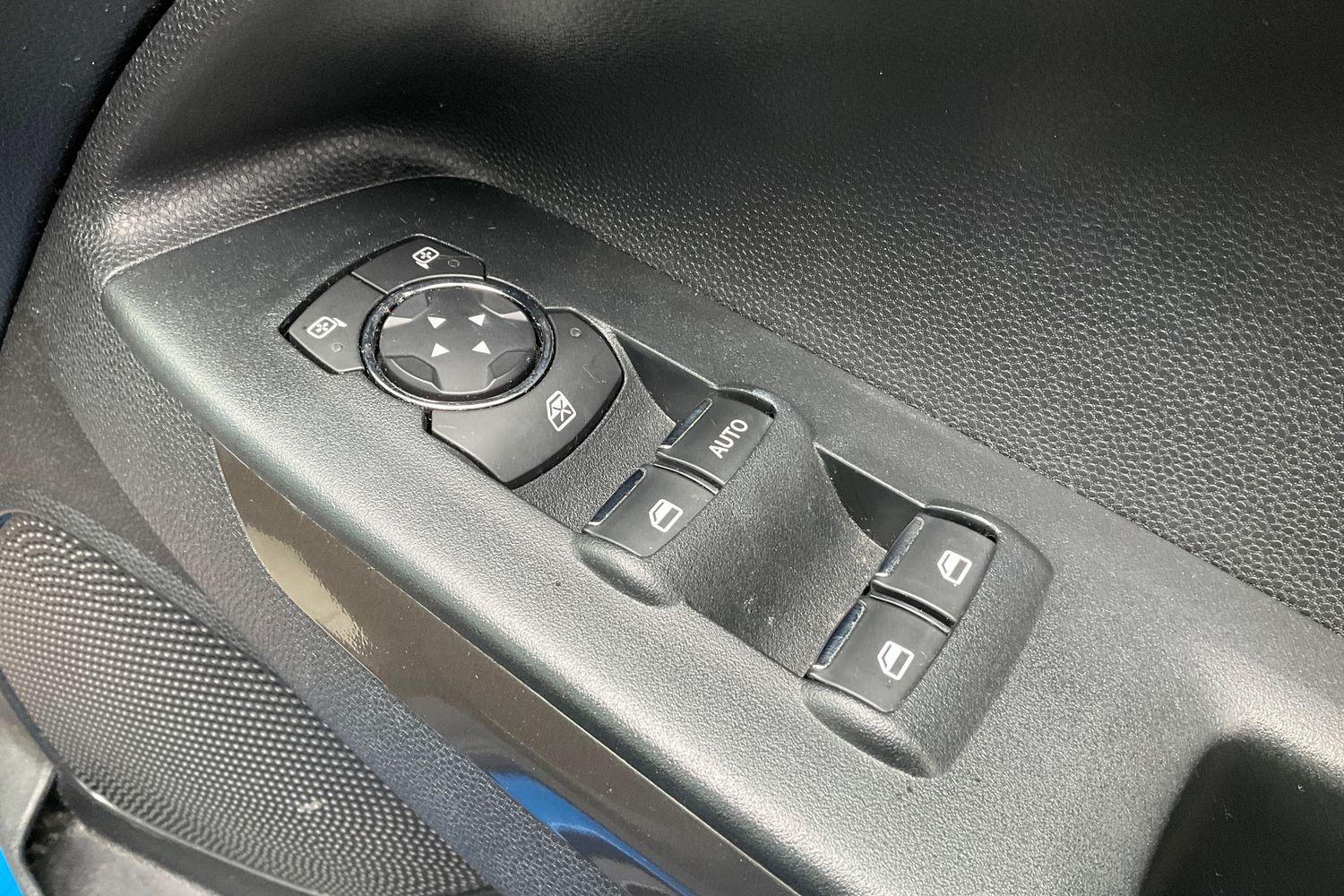 Ford ECOSPORT Photo 15