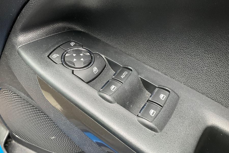 Ford ECOSPORT Photo autoimg-5e111f292d0c8287b353a8c36d585ef70485d8c7.jpg