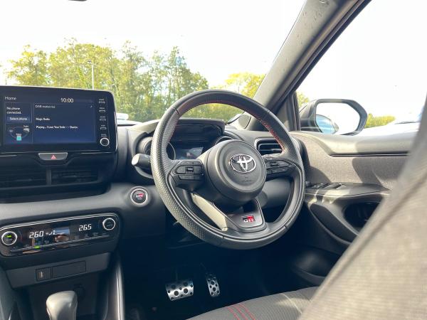 Toyota Yaris Photo autoimg-5e119842ea987b7dbd3a588a14e0346f5bd3ebc0.jpg