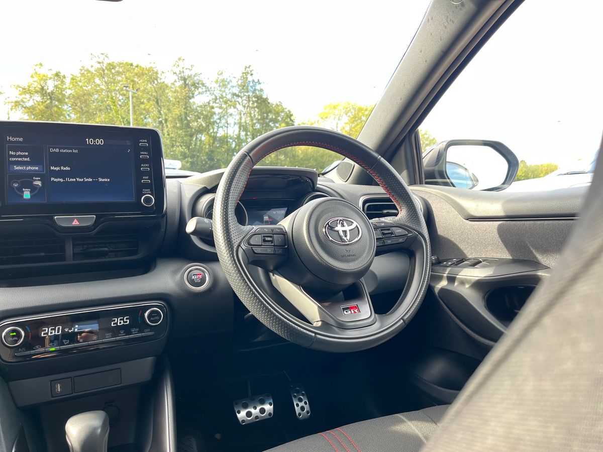 Toyota Yaris Photo 13