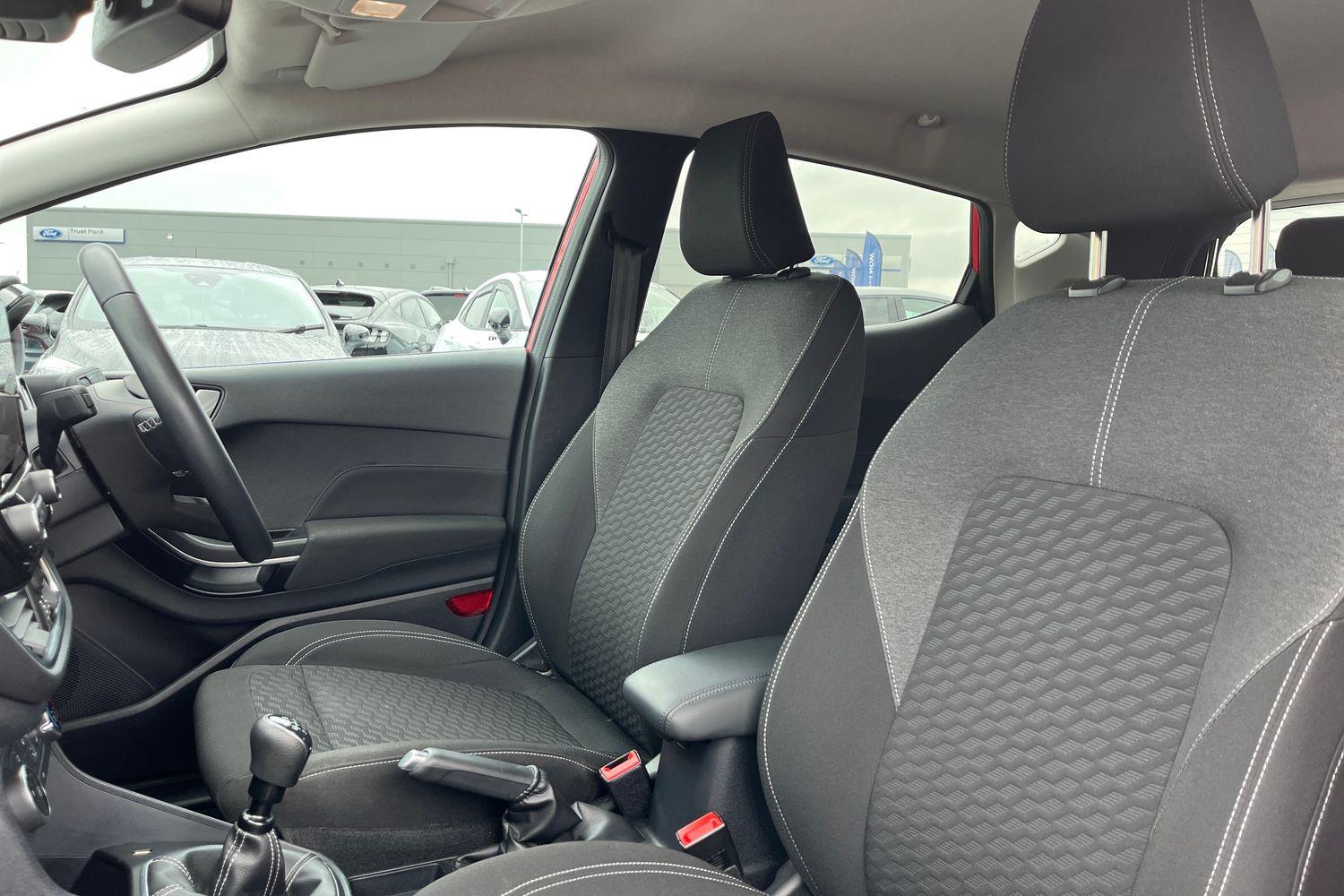 Ford Fiesta Photo 18