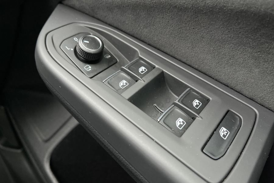 Volkswagen GOLF Photo autoimg-5e16d53fc04e5c94bb6a046dcaf5df3dd1aaf324.jpg