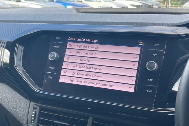 VOLKSWAGEN T-Cross Photo 28