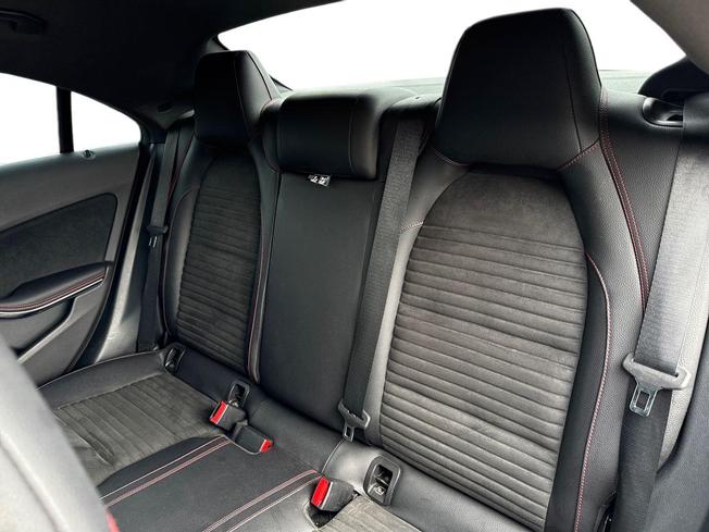 MERCEDES-BENZ CLA Class Photo 9