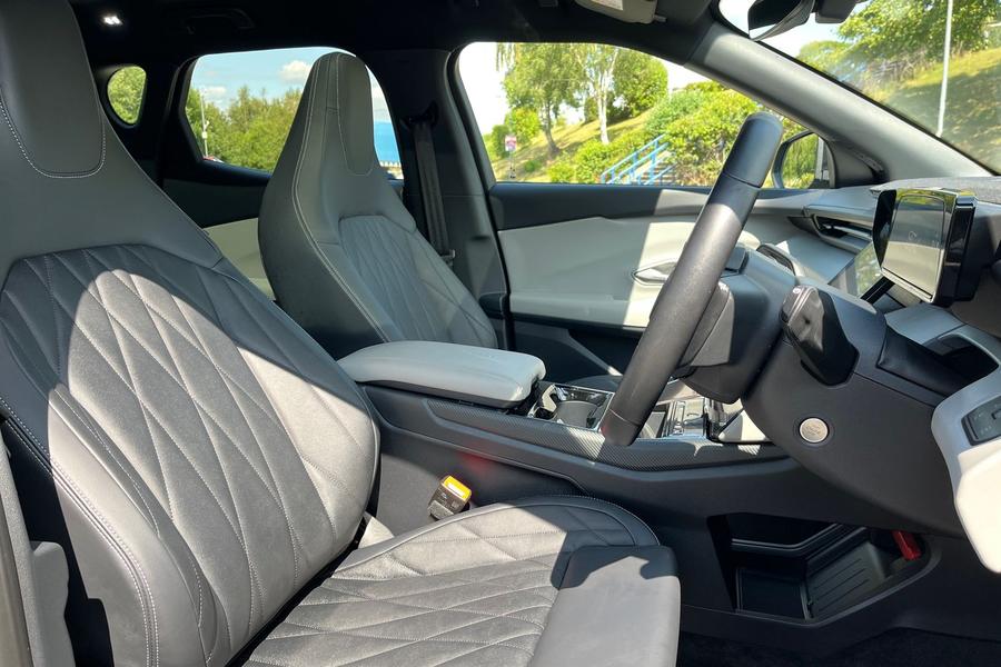 Ford CAPRI Photo autoimg-5e21487bf37a0a73404bd78b0fa88cd312cdd7ec.jpg