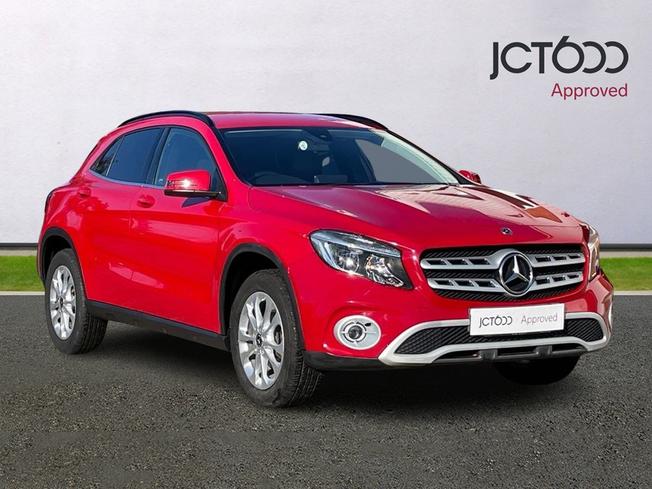 MERCEDES-BENZ GLA Photo 1