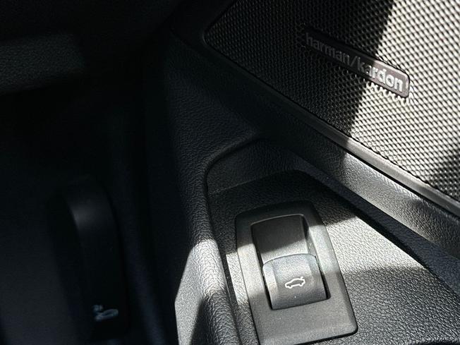 BMW 3 Series Photo 38