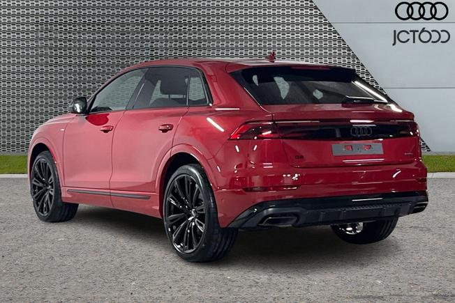 AUDI Q8 Photo 3