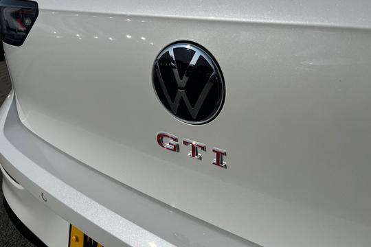 Volkswagen Golf Photo autoimg-5e3ca54ef31407ad2a7597d3112796d37cb46c1e.jpg