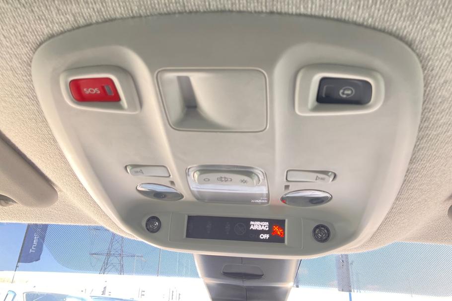 Used VAUXHALL VIVARO EA72JCZ 25