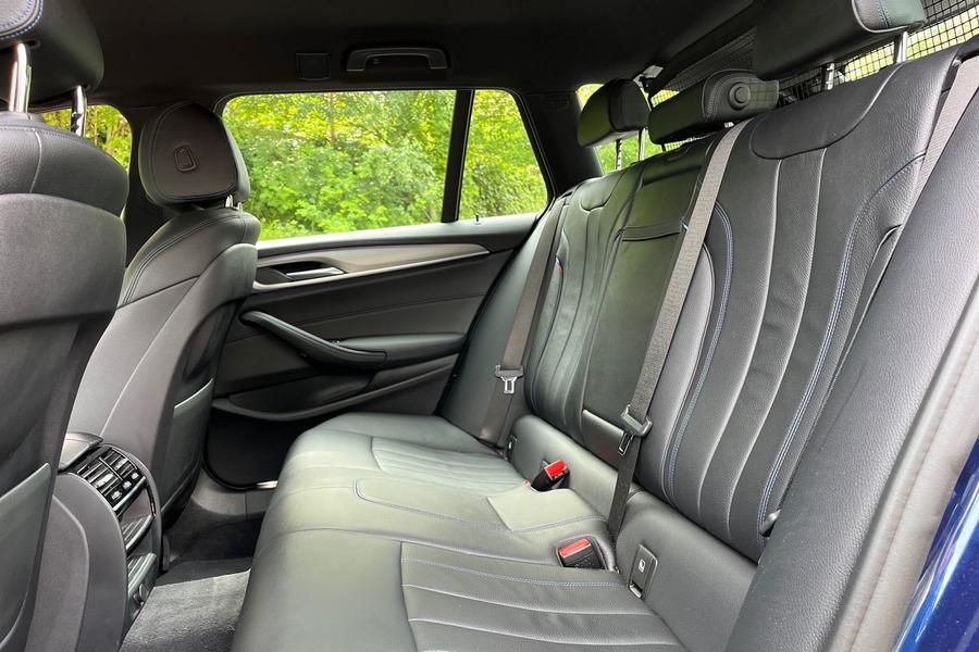 BMW 5 Series Photo autoimg-5e48bb067616c1fc0645c9daea16f13afbf32f2c.jpg
