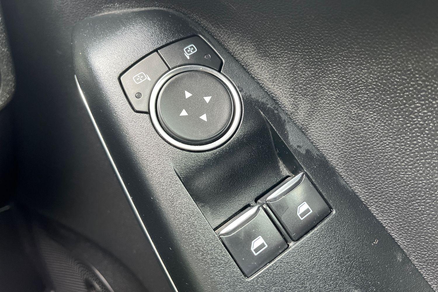 Ford FIESTA Photo 15