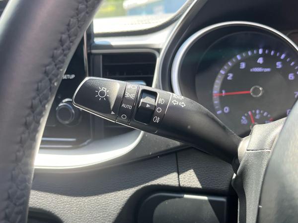 Kia Ceed Photo autoimg-5e4d05112d89ea9dc4d3def0d2e0ab9f931b7d66.jpg