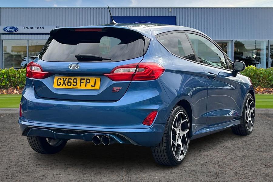 Ford FIESTA Photo autoimg-5e50c3c067a8b7a453601c9ff7c095cfe11141d2.jpg