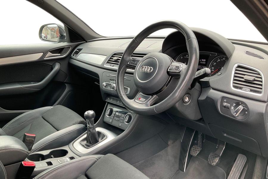 Audi Q3 Photo autoimg-5e560acb9cf5b9ed6e14901cb59b1ccf8744abc5.jpg